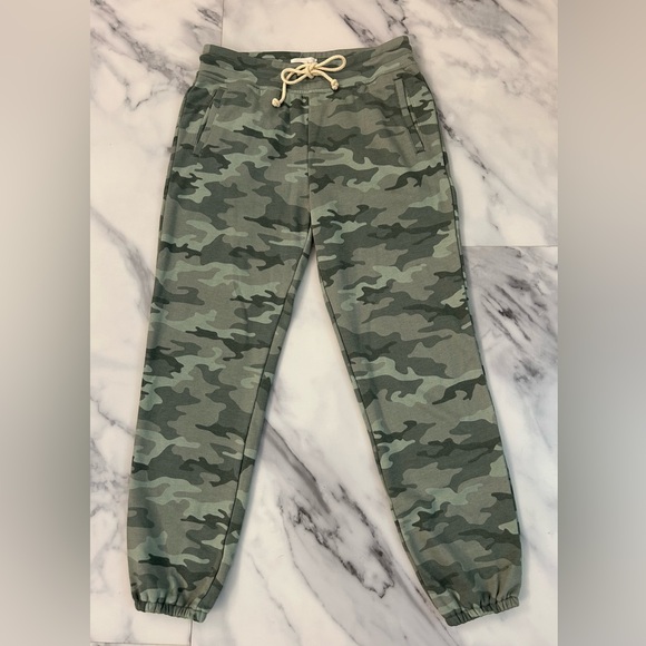 Lou & Grey Camo Terry Sweatpants - Picture 1 of 6